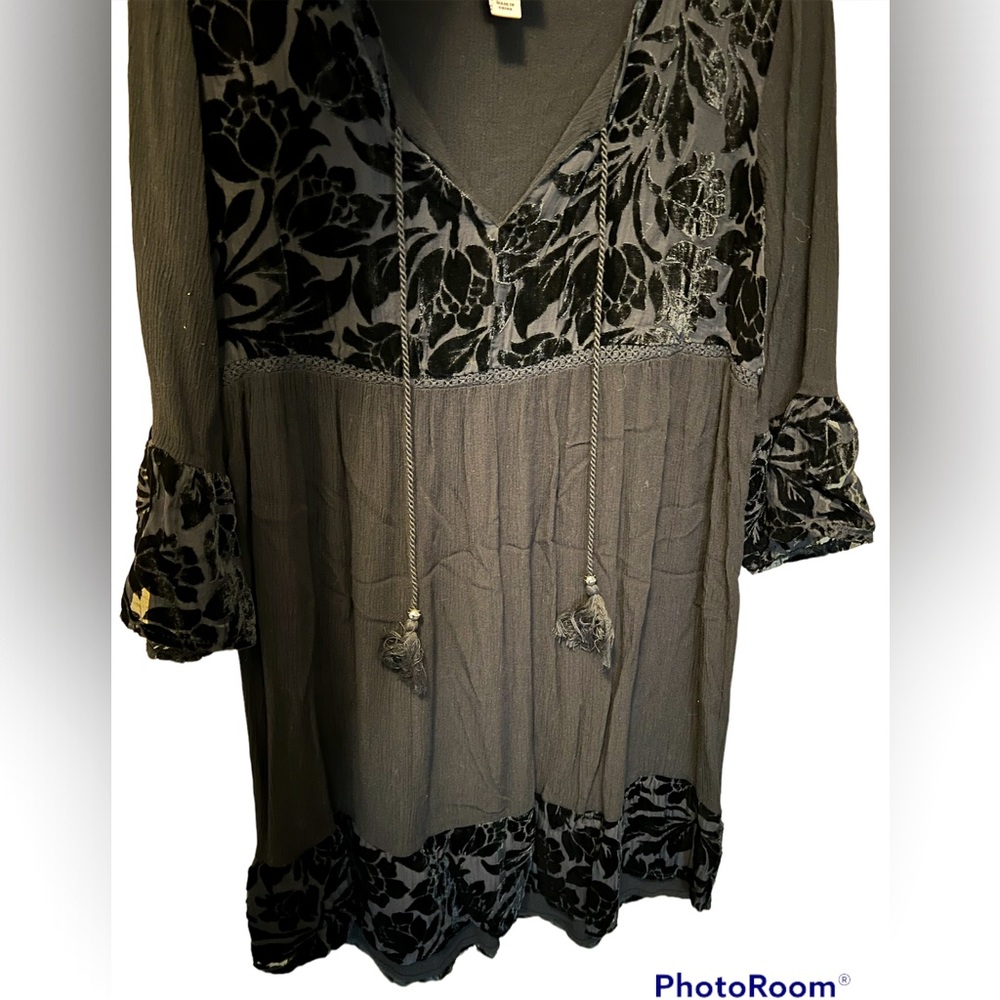 Knox Rose sz M, black dress.